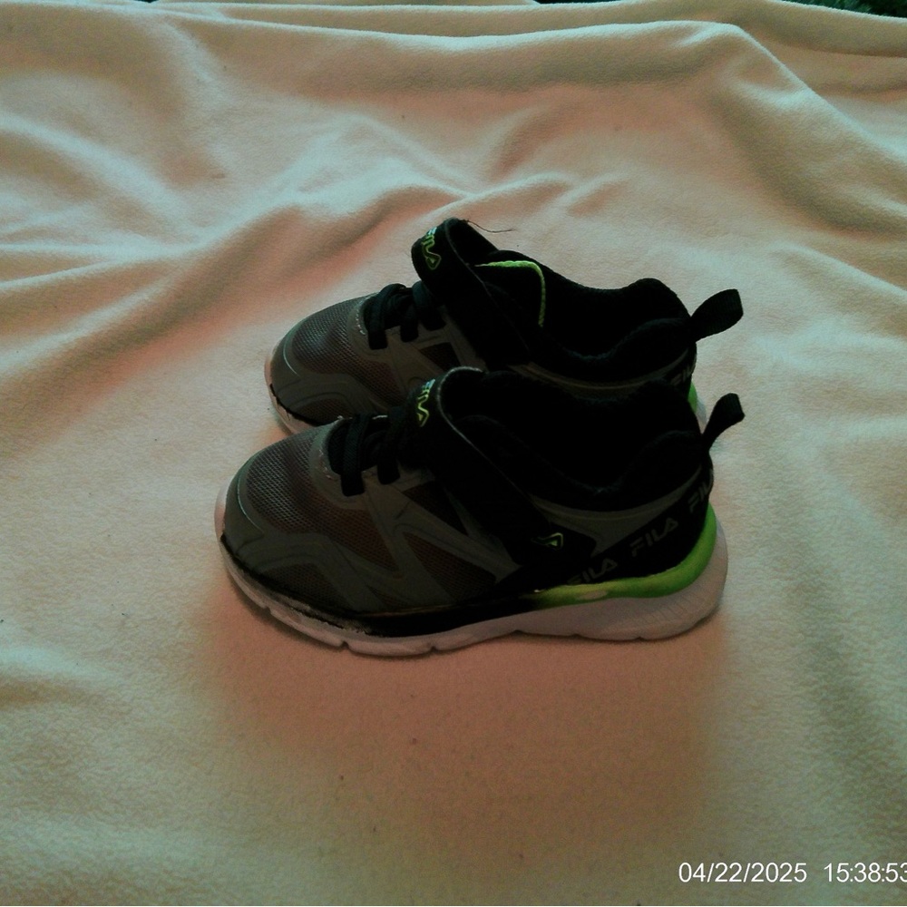 Fila Kids' Black and Green Sneakers